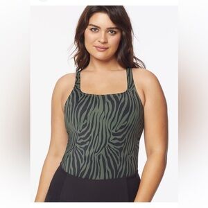 Like new! Ruby Ribbon Olive and Black Sport Tank size 36